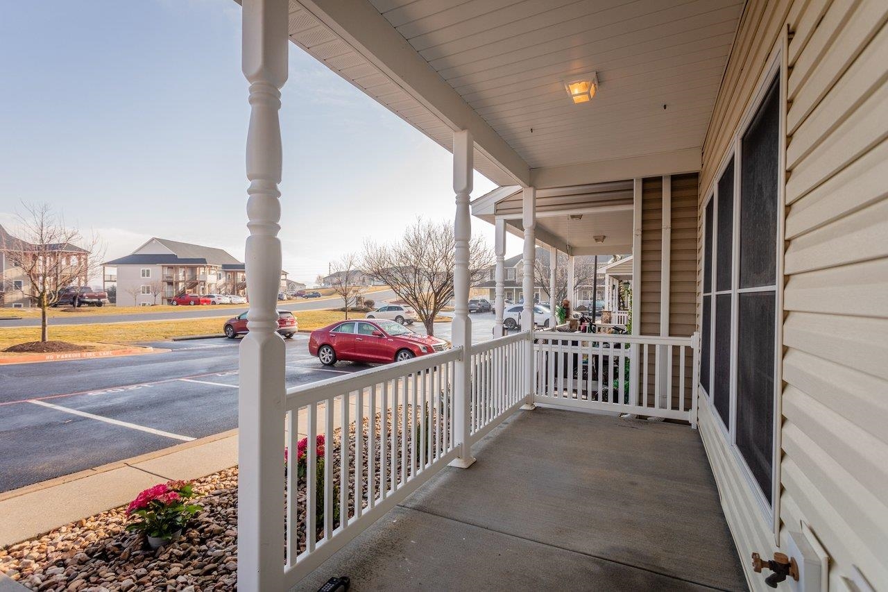 1205 SETTLERS LN
