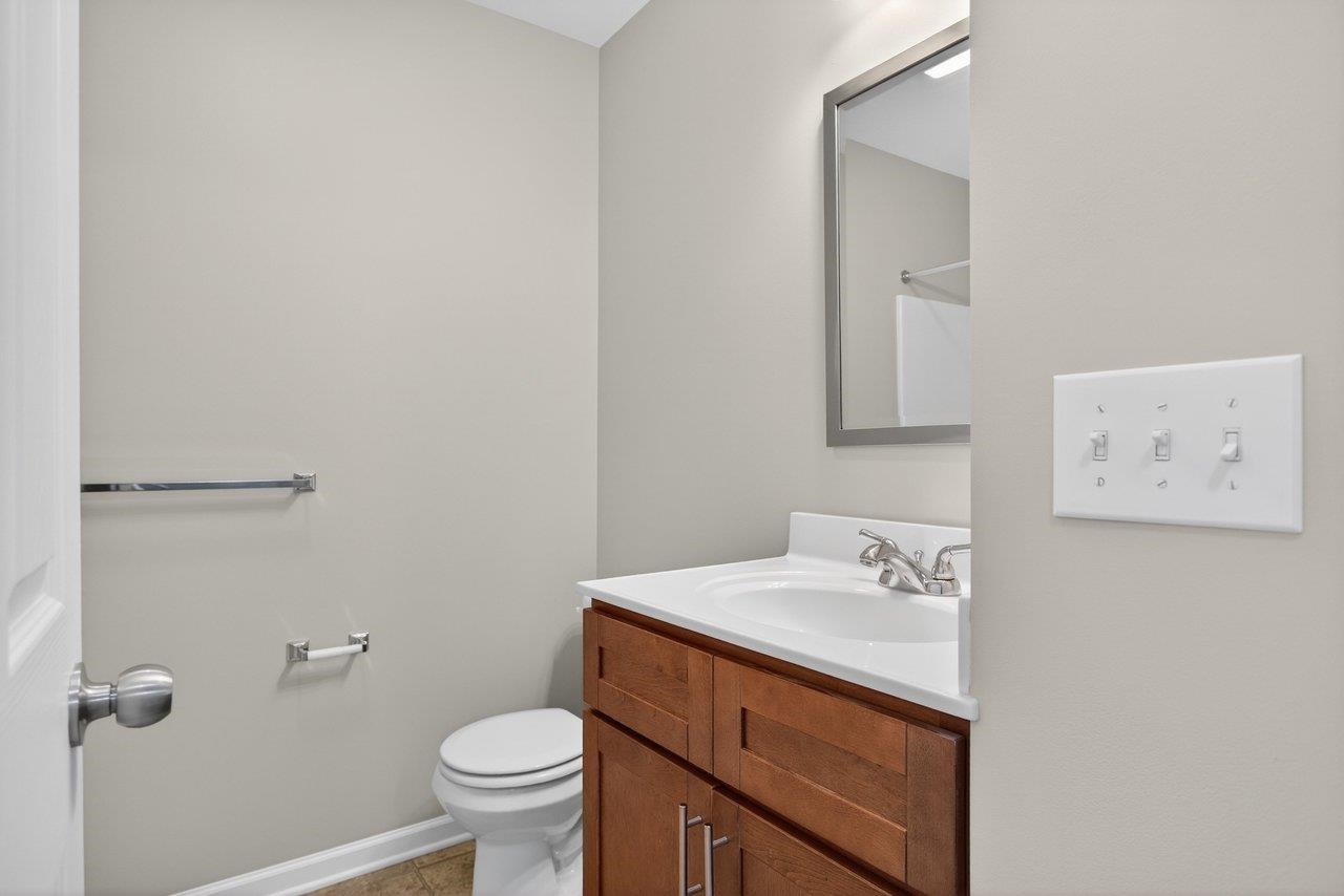 1205 SETTLERS LN