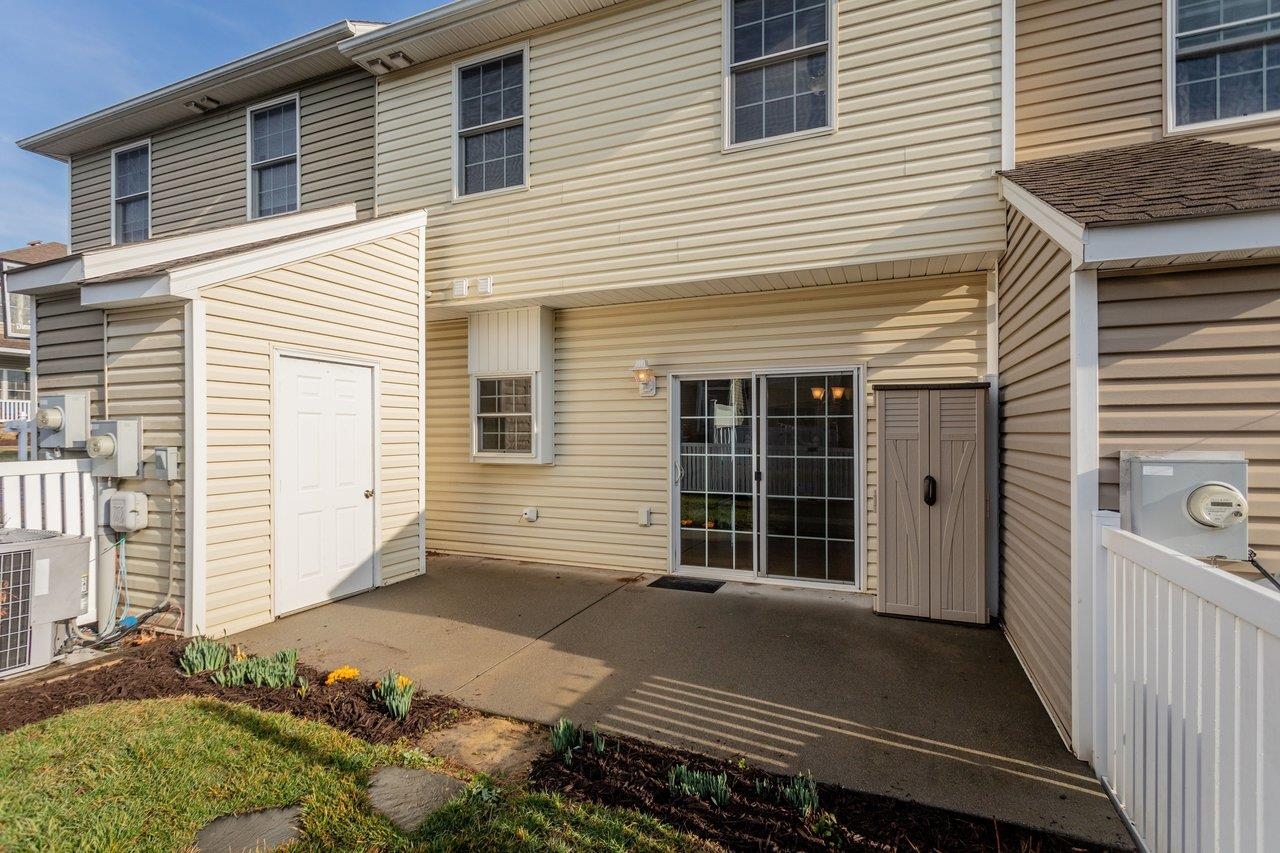 1205 SETTLERS LN
