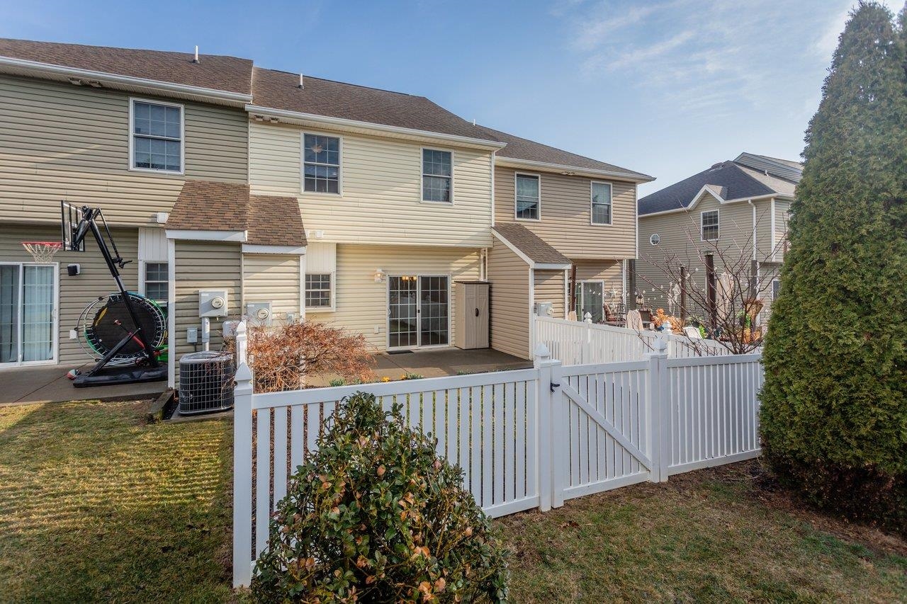 1205 SETTLERS LN
