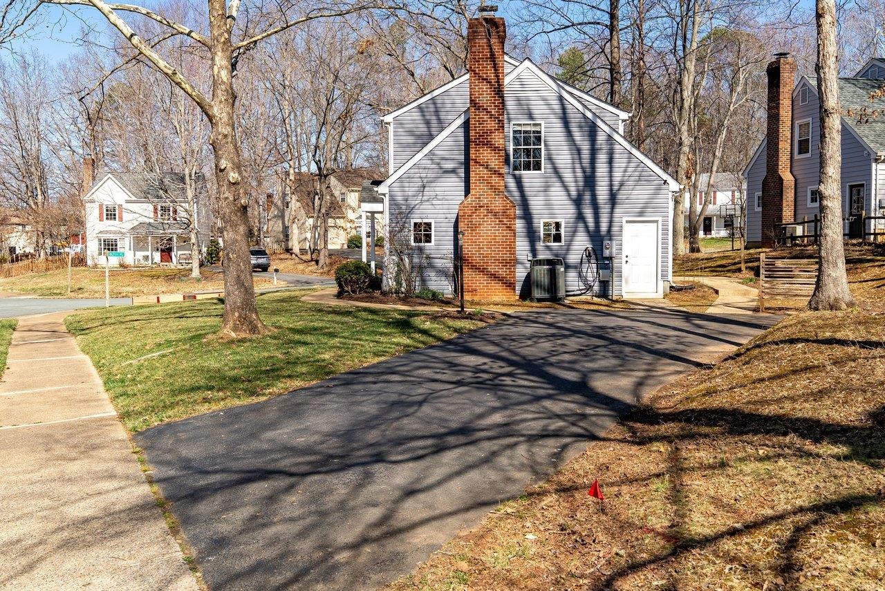 908 ROYER DR