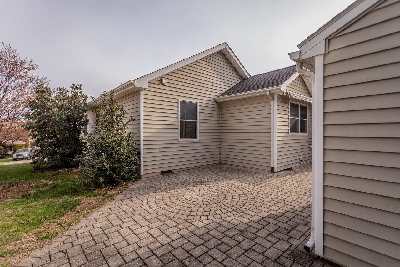 1151 DECCA DR