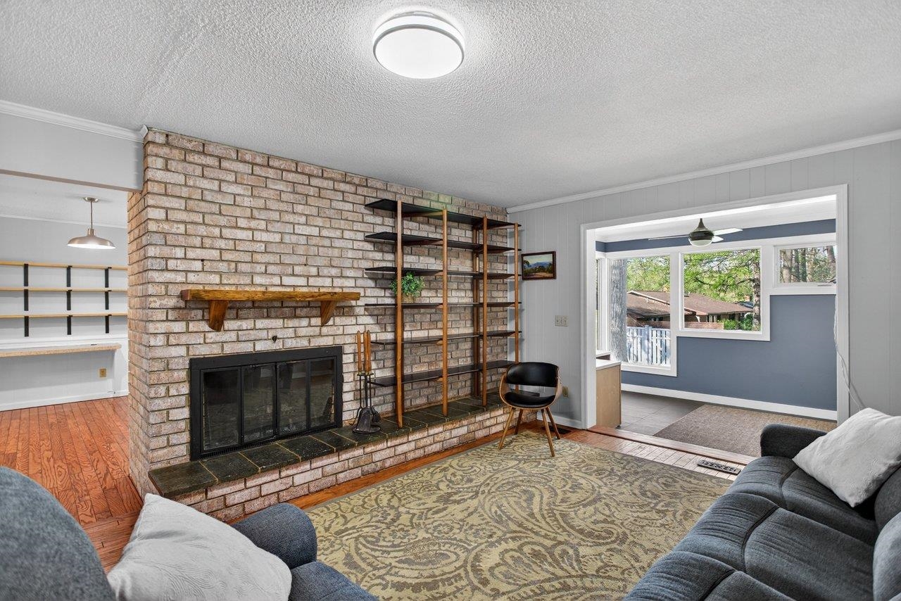 322 ERICKSON AVE