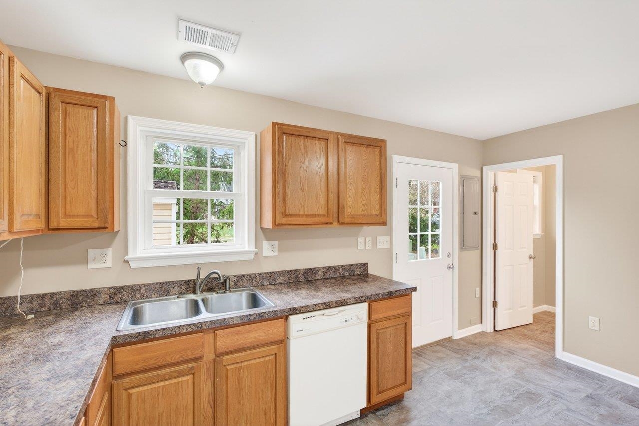 206 WILLOW OAKS DR