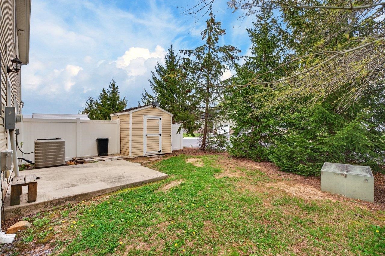 206 WILLOW OAKS DR