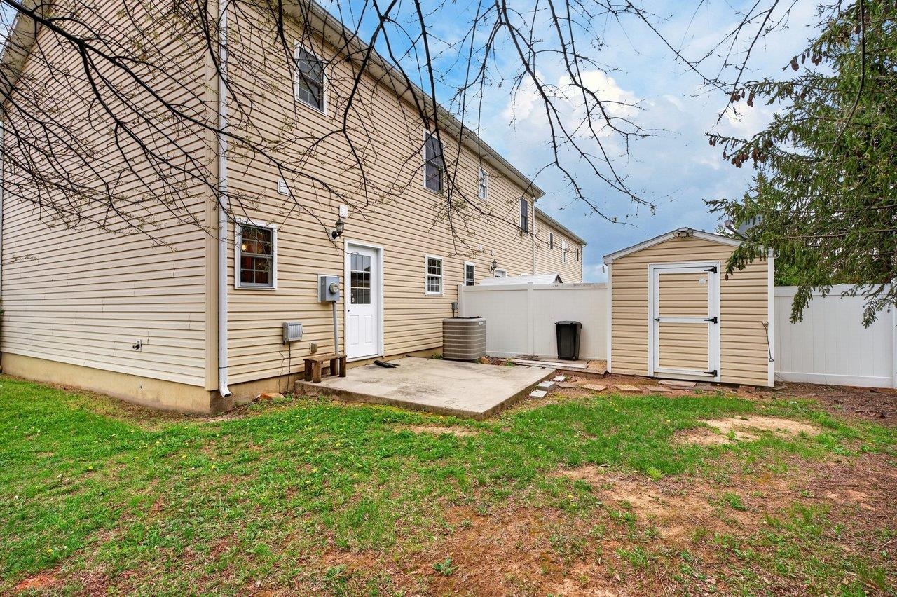 206 WILLOW OAKS DR
