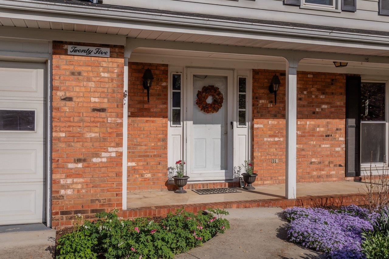 25 EMERY ST