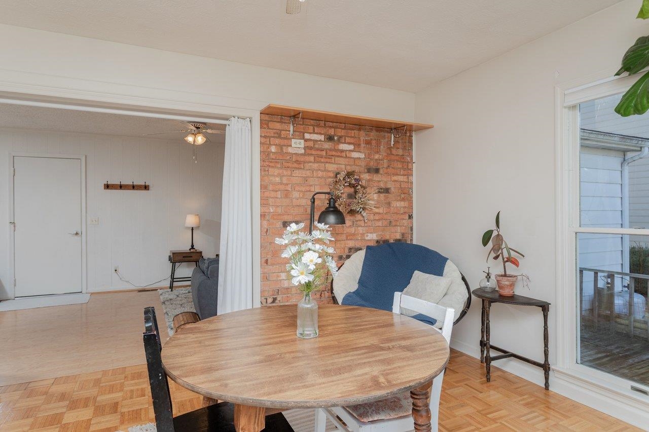 25 EMERY ST