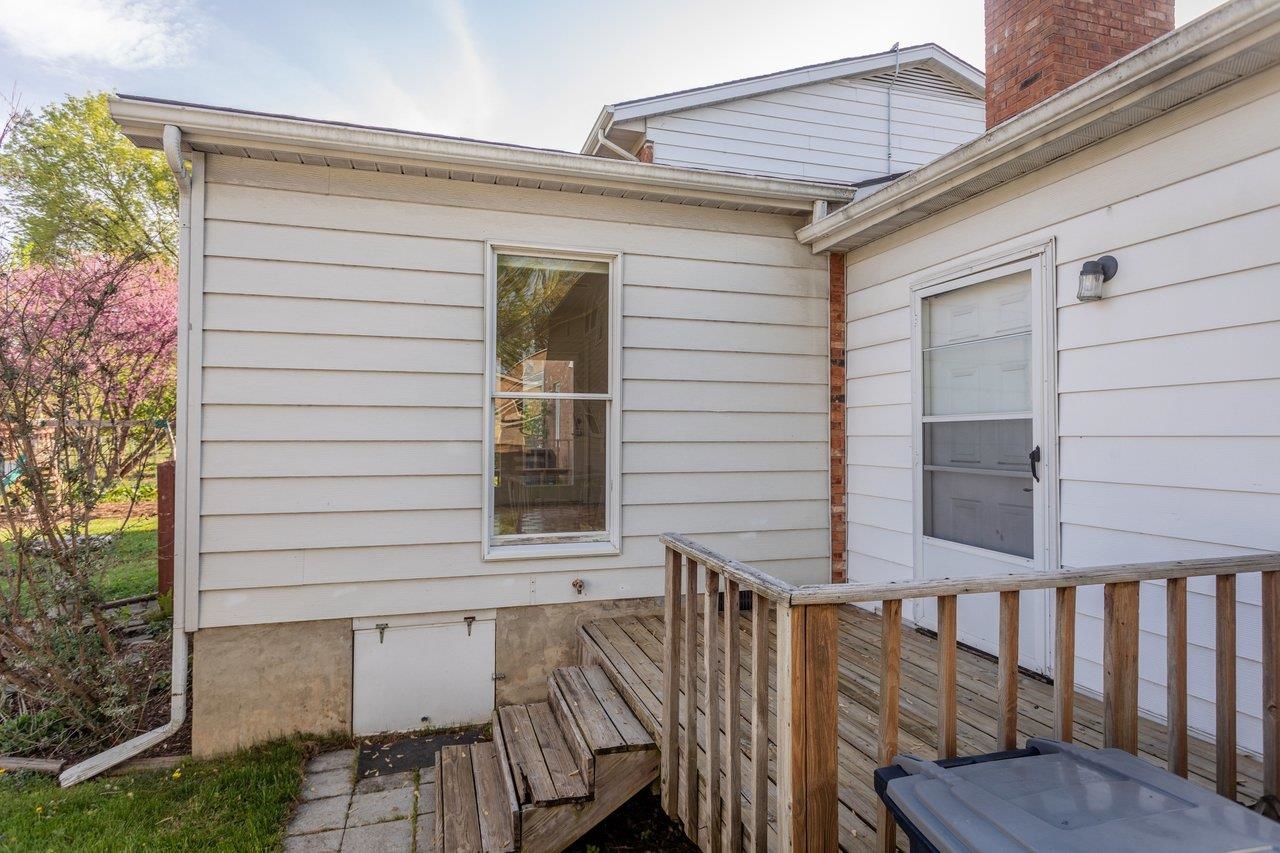 25 EMERY ST
