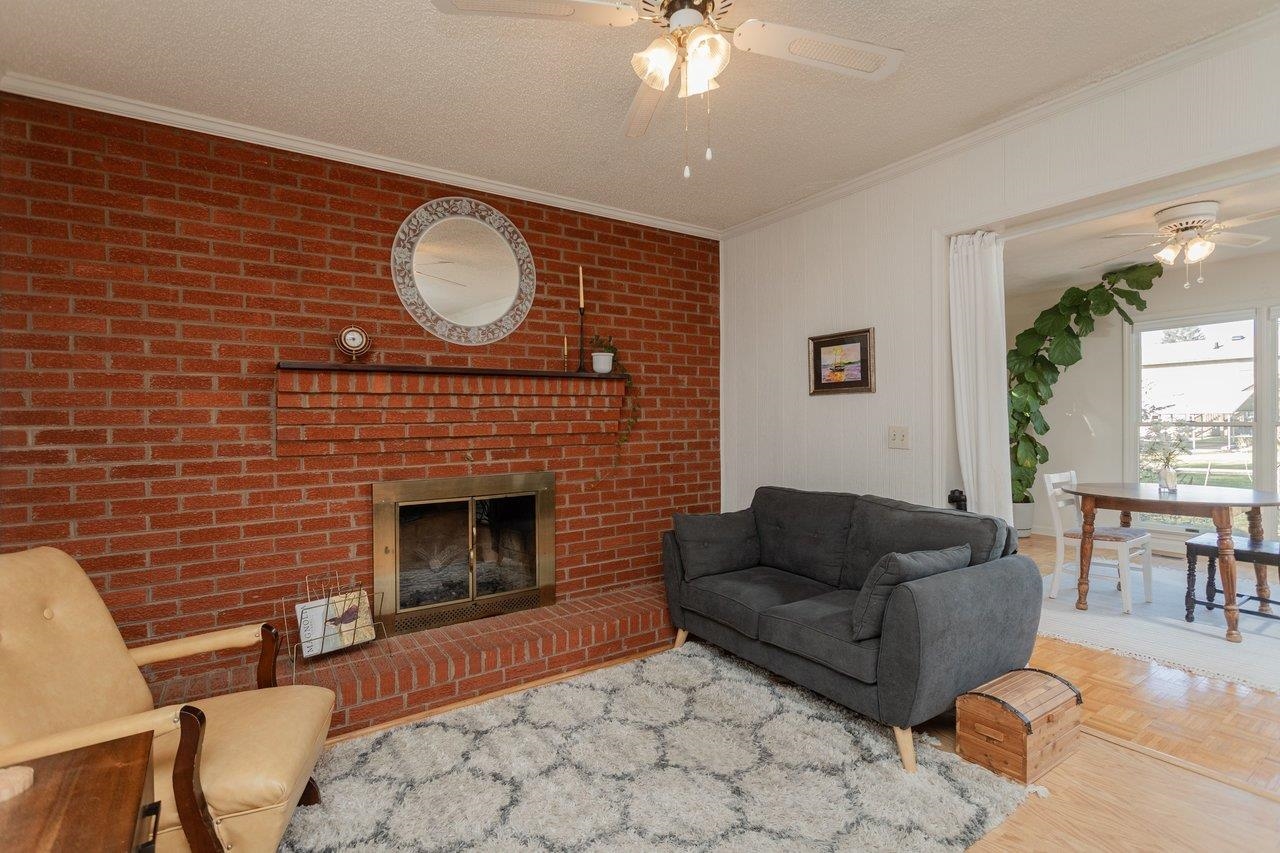 25 EMERY ST