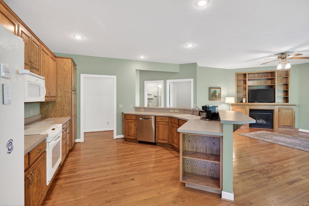 855 WILD CHERRY LN