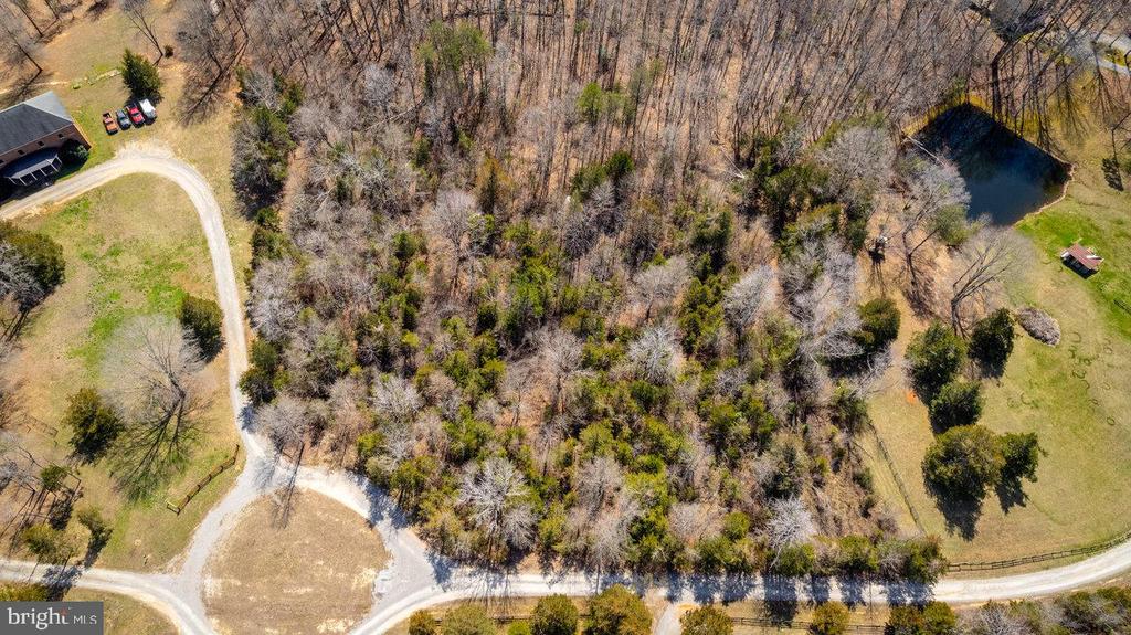WARBONNET TRAIL