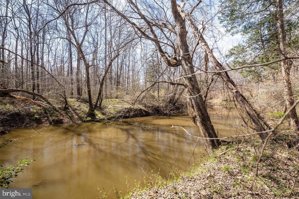 WARBONNET TRAIL