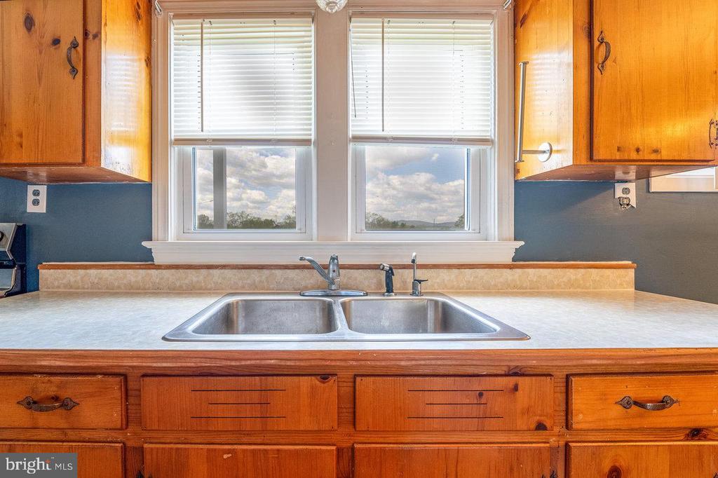 2289 HONEYVILLE RD