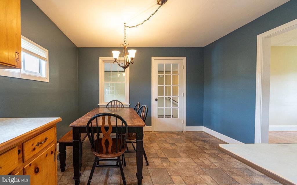 2289 HONEYVILLE RD
