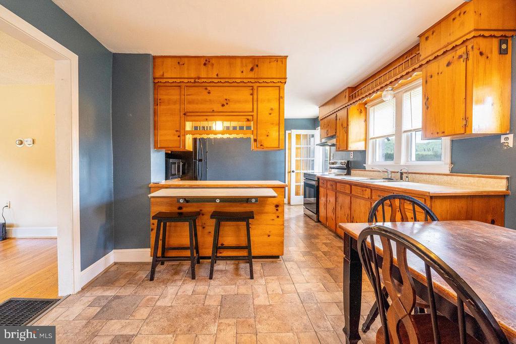 2289 HONEYVILLE RD