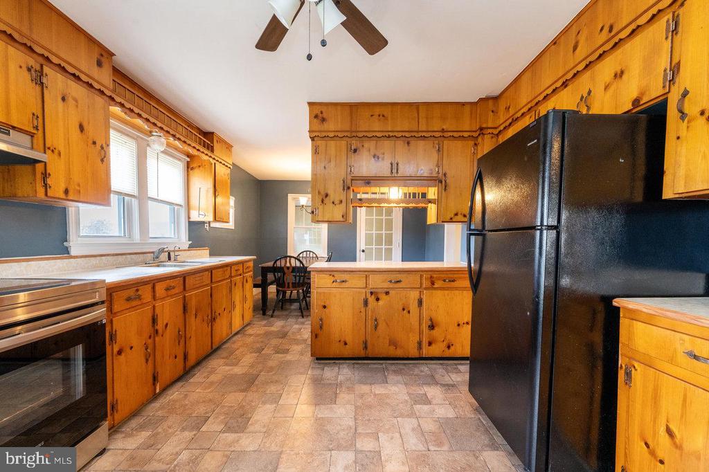 2289 HONEYVILLE RD