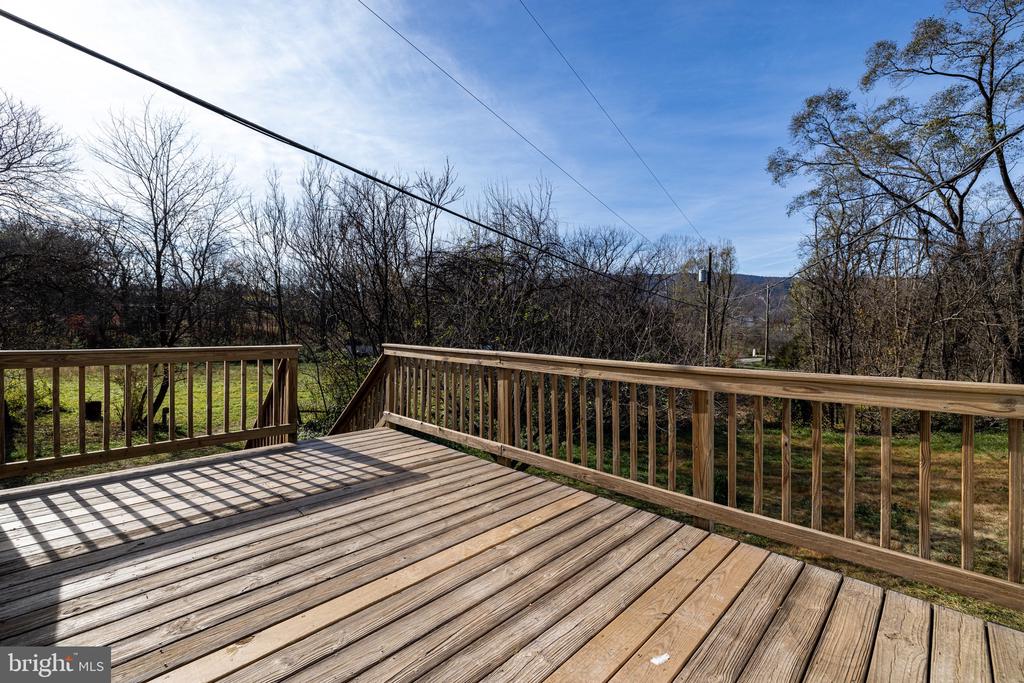 290 RIDGE VIEW LN