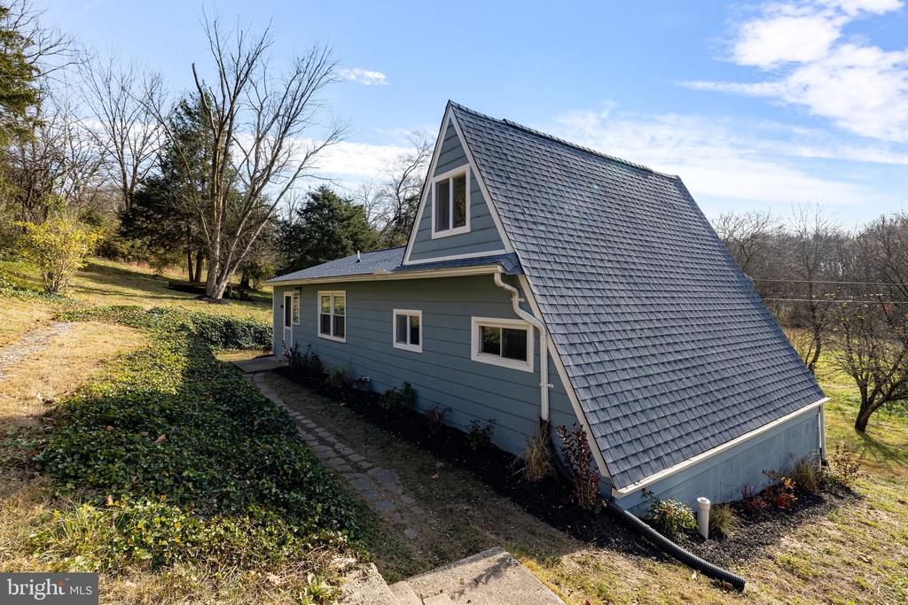 290 RIDGE VIEW LN