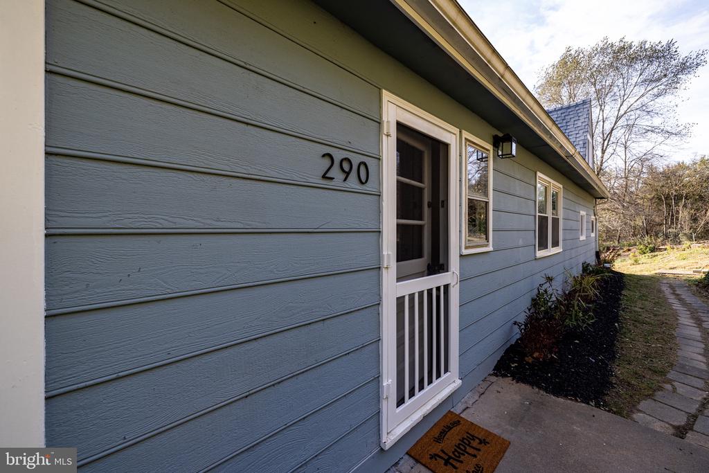 290 RIDGE VIEW LN