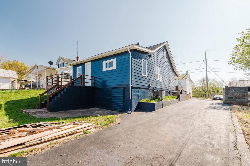 52 BRUMBACK AVE
