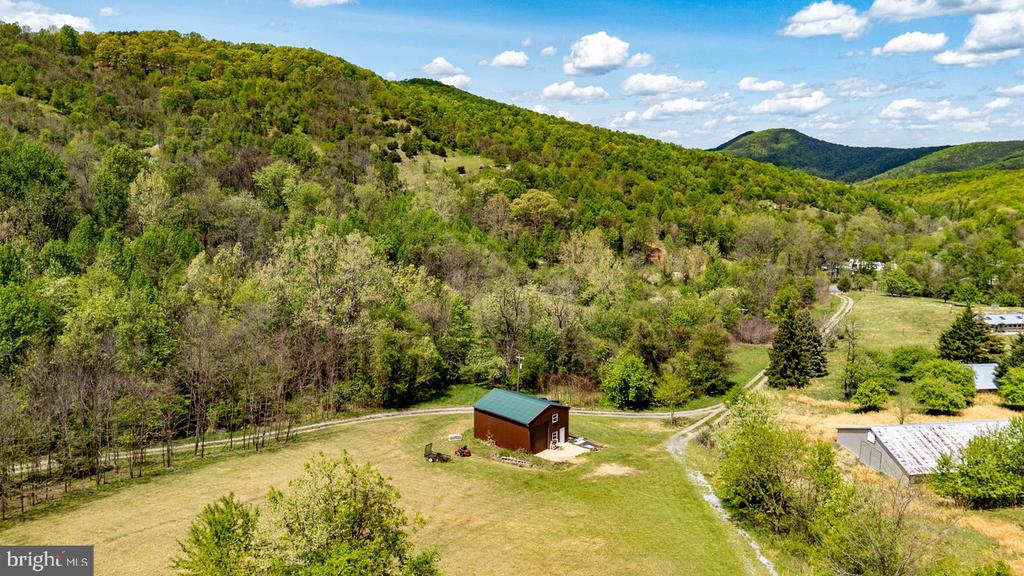 1 CUBBAGE HOLLOW ROAD