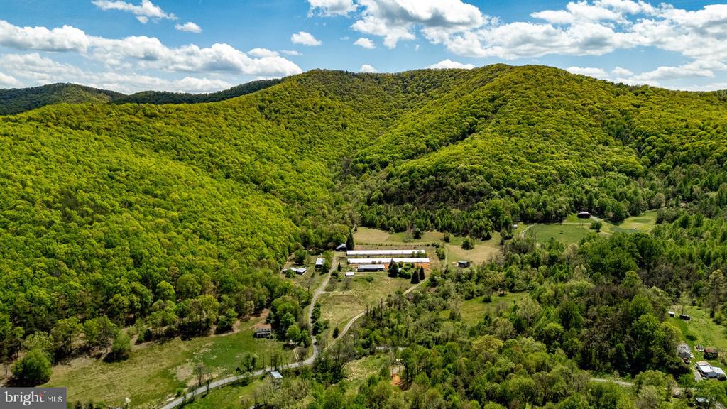 1 CUBBAGE HOLLOW ROAD