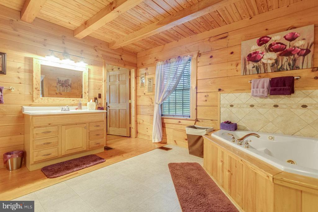 900 CROOKED RUN RD