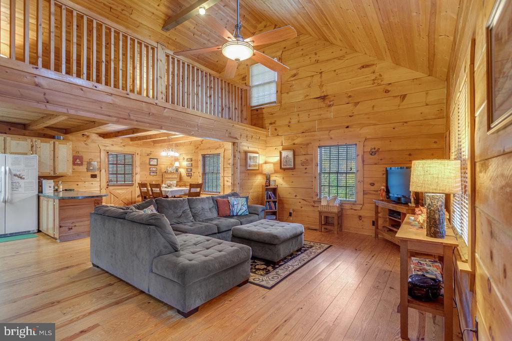 900 CROOKED RUN RD