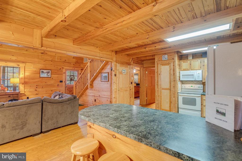 900 CROOKED RUN RD