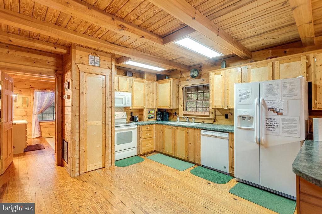 900 CROOKED RUN RD