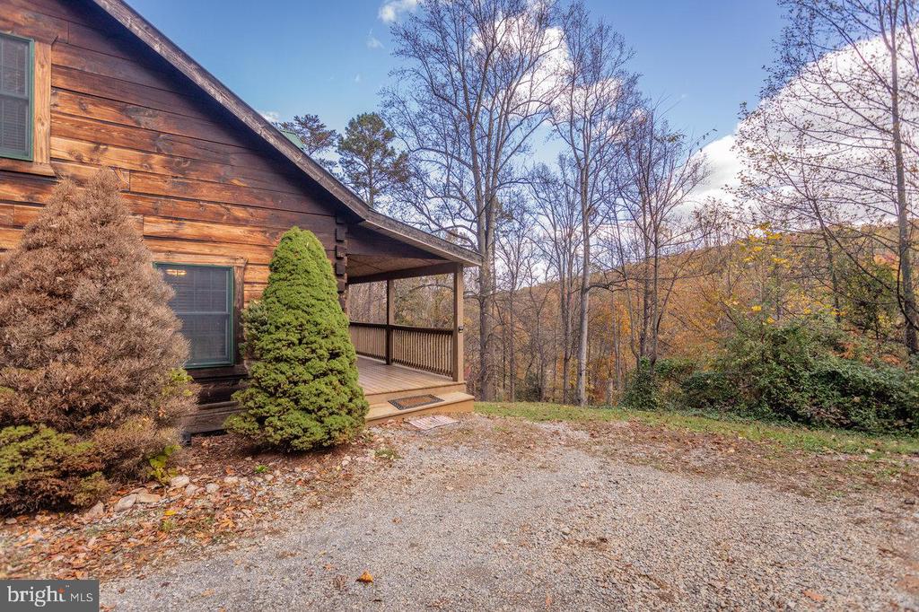 900 CROOKED RUN RD