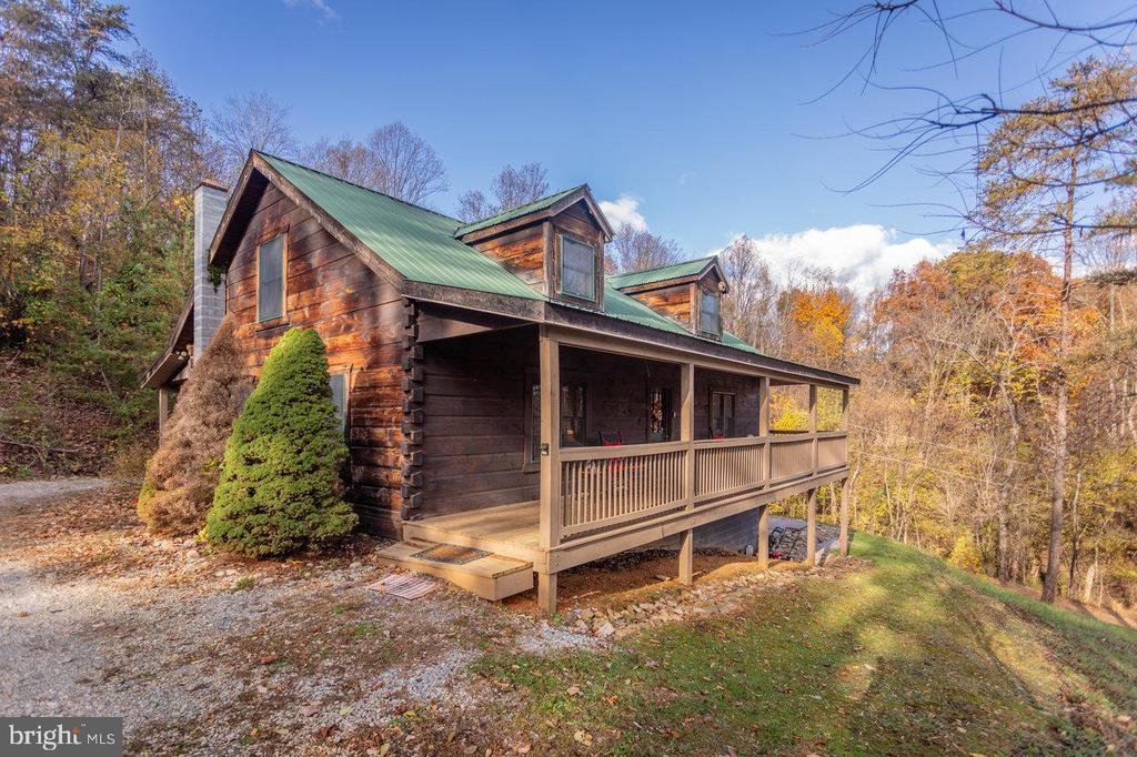 900 CROOKED RUN RD