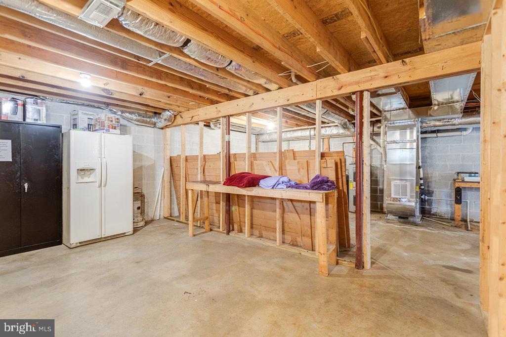 900 CROOKED RUN RD
