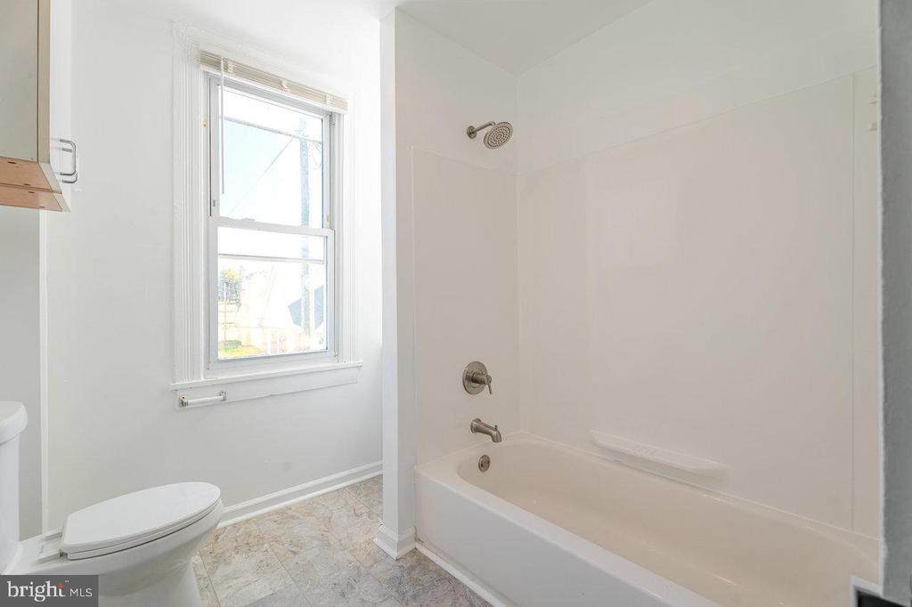 427 FOURTH ST