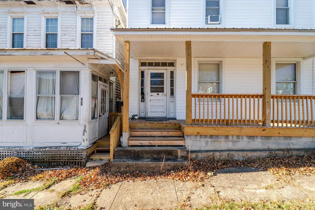 427 FOURTH ST