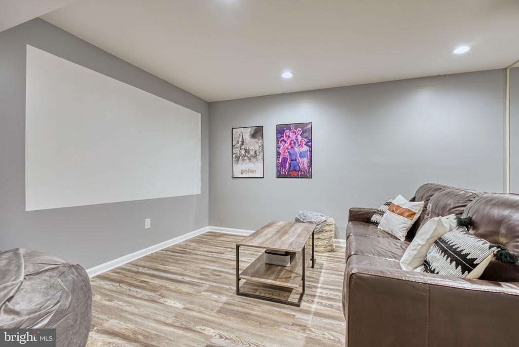 220 VIEW MOUNTAIN RD