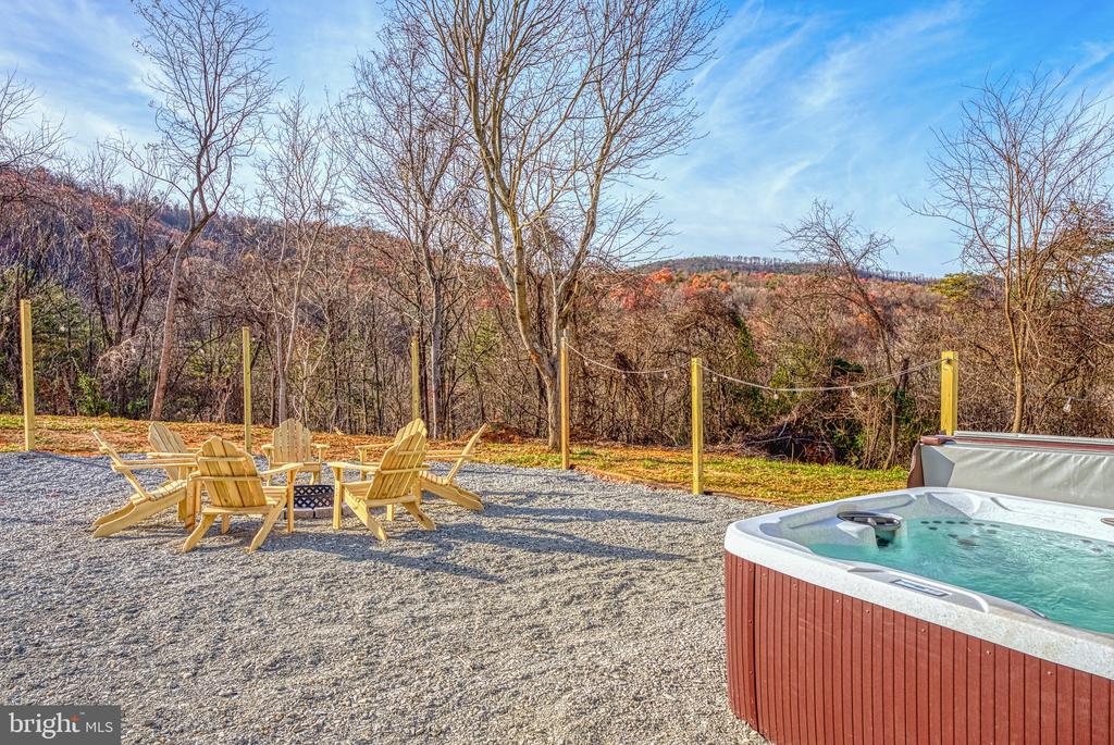 220 VIEW MOUNTAIN RD