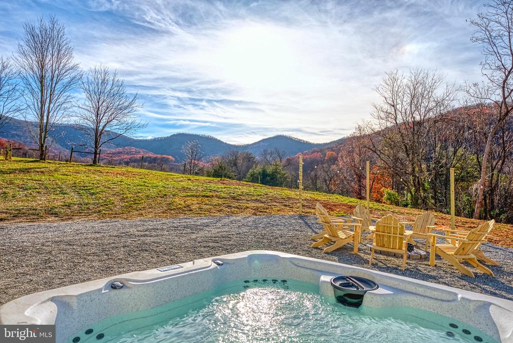 220 VIEW MOUNTAIN RD