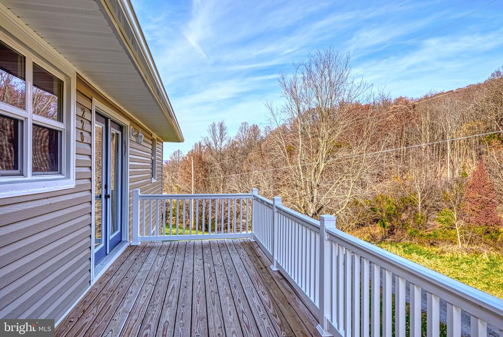 220 VIEW MOUNTAIN RD