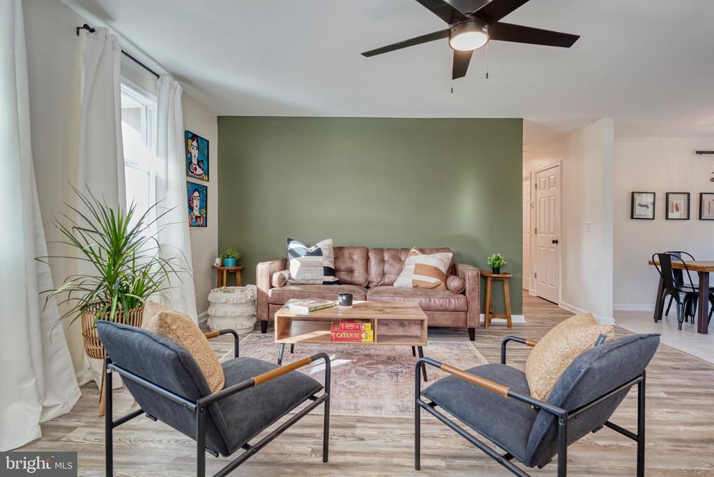220 VIEW MOUNTAIN RD