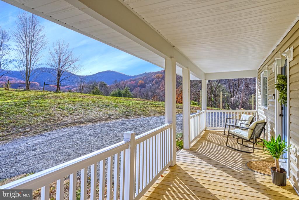 220 VIEW MOUNTAIN RD