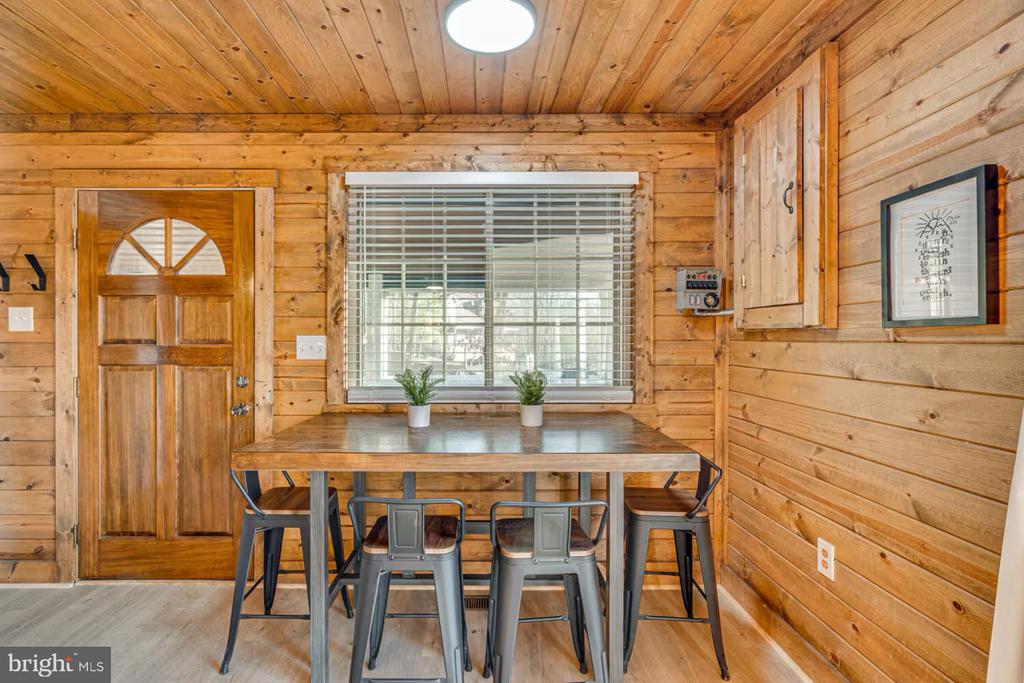 137 PARK VIEW LN