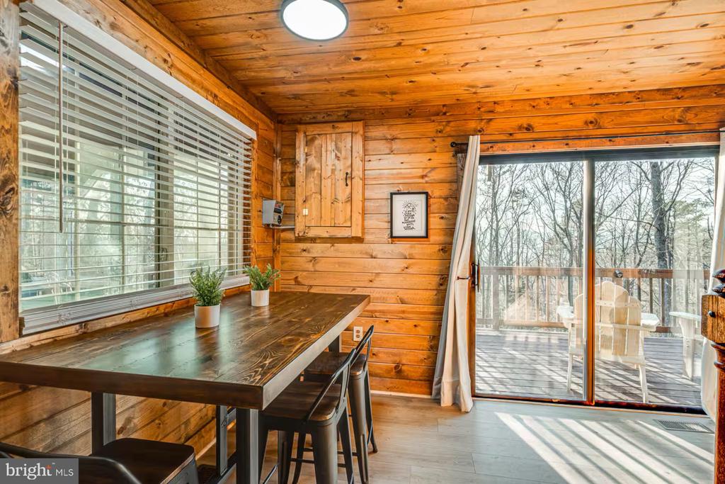137 PARK VIEW LN