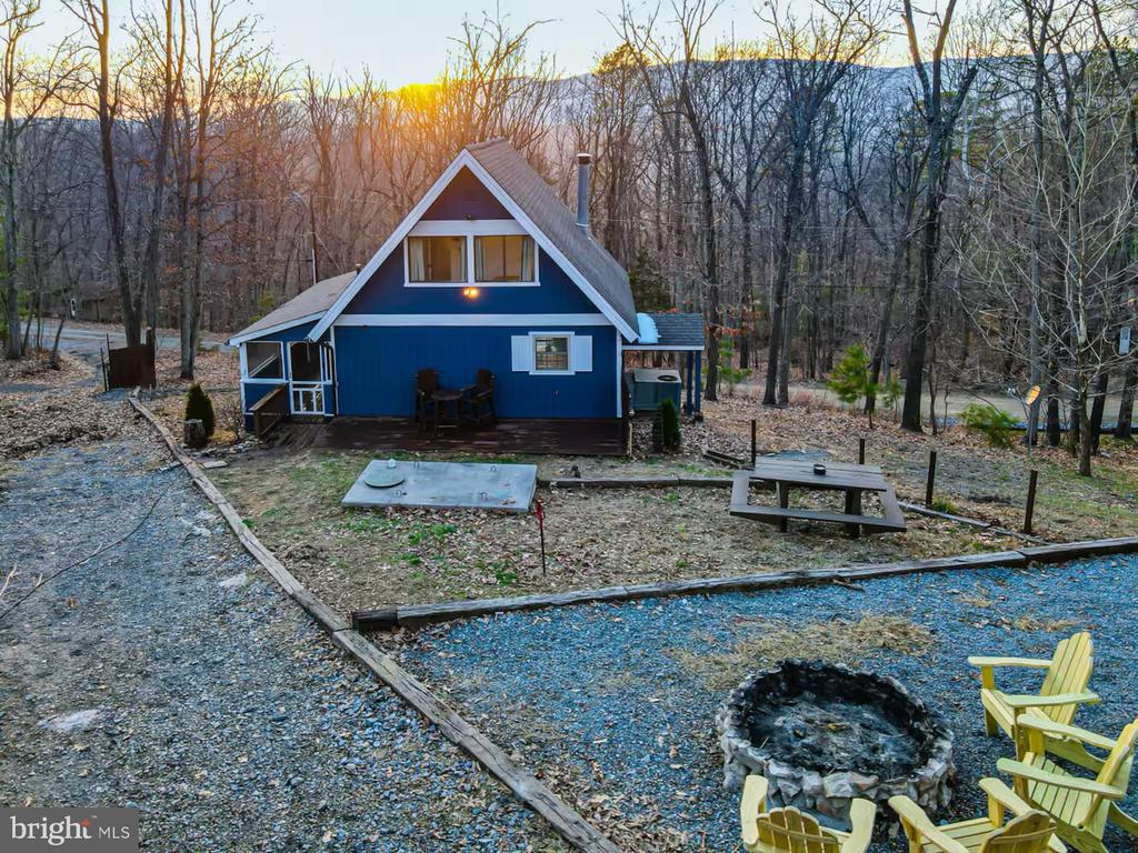 137 PARK VIEW LN