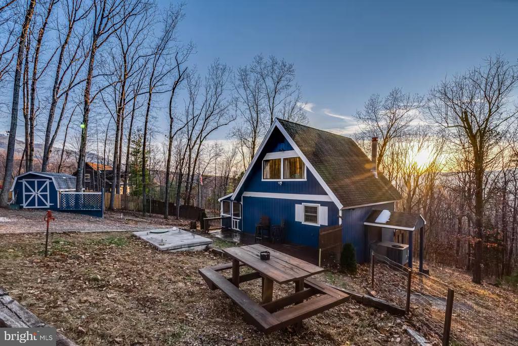 137 PARK VIEW LN