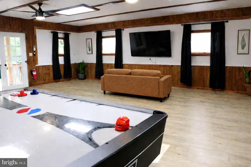 137 PARK VIEW LN
