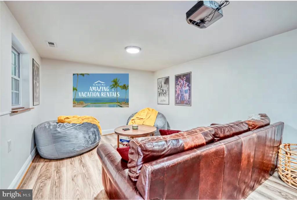218 N VIEW DR