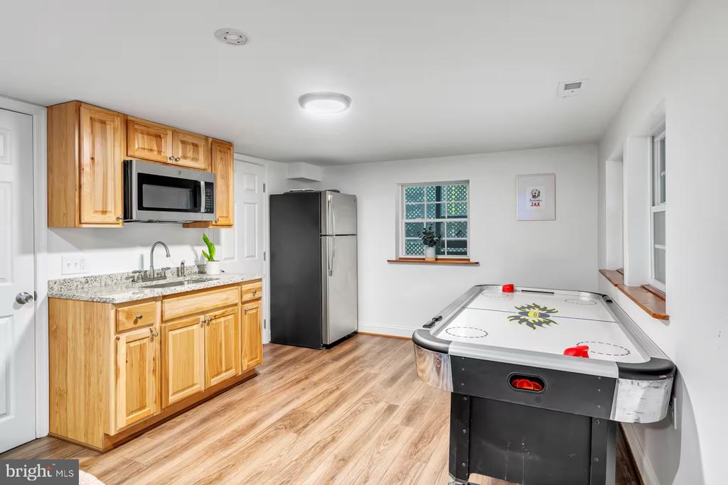 218 N VIEW DR