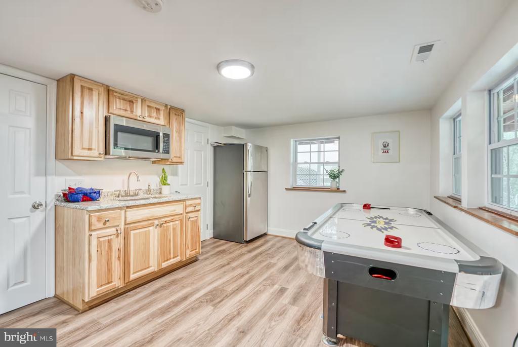 218 N VIEW DR